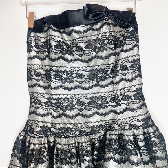 Jessica McClintock Black Lace  Prom Dress - Picture 3 of 4